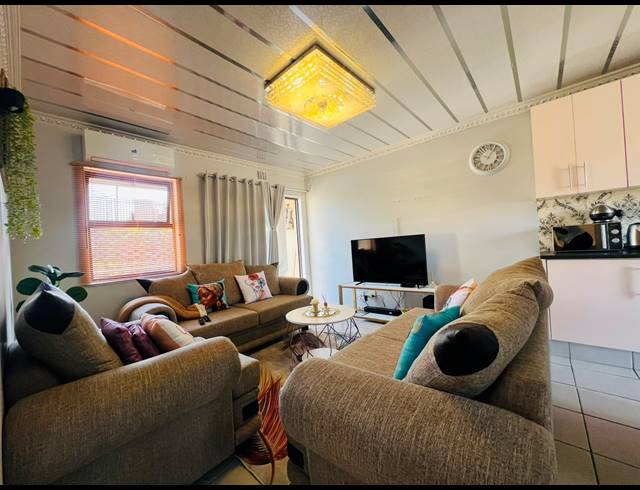 2 BEDROOM APARTMENT FOR SALE IN NEWLANDS EAST